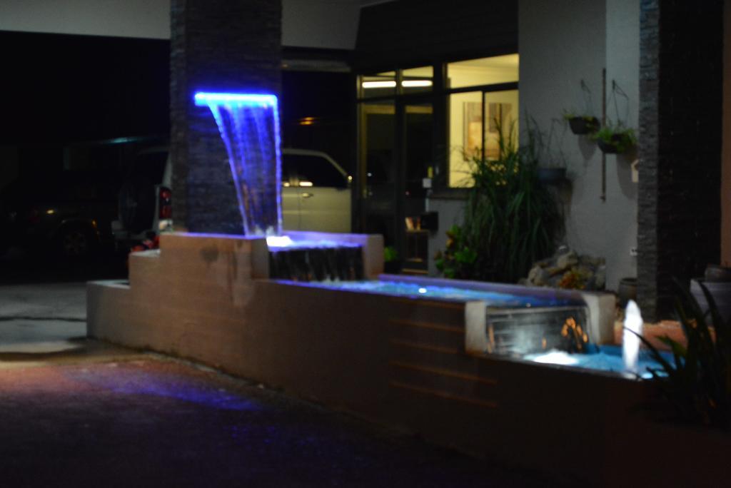 Alabaster Motor Inn Тарий Екстериор снимка