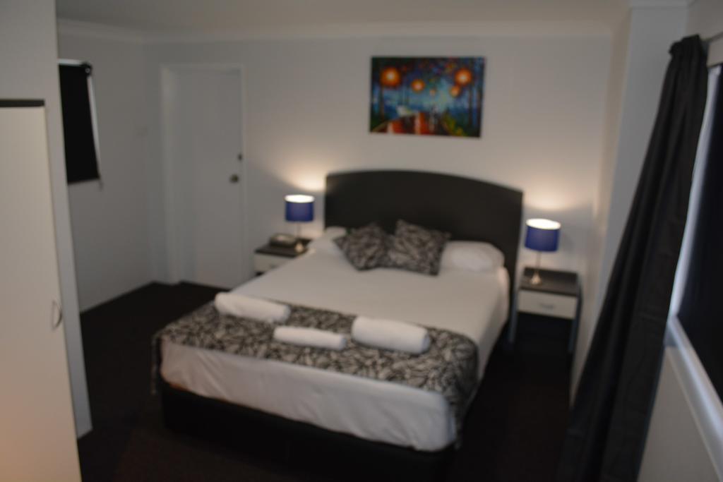 Alabaster Motor Inn Тарий Екстериор снимка