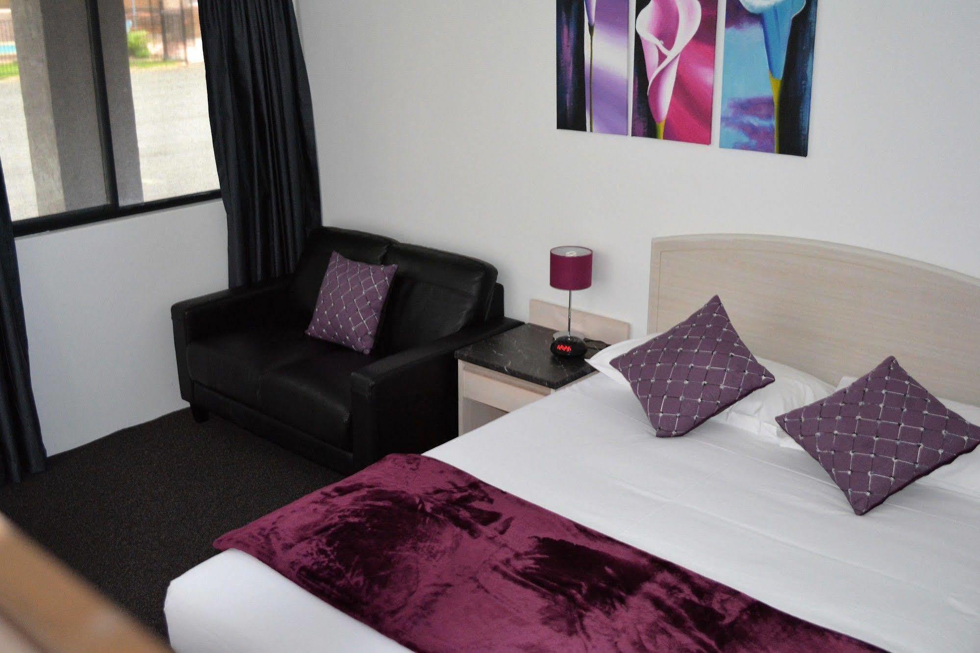 Alabaster Motor Inn Тарий Екстериор снимка