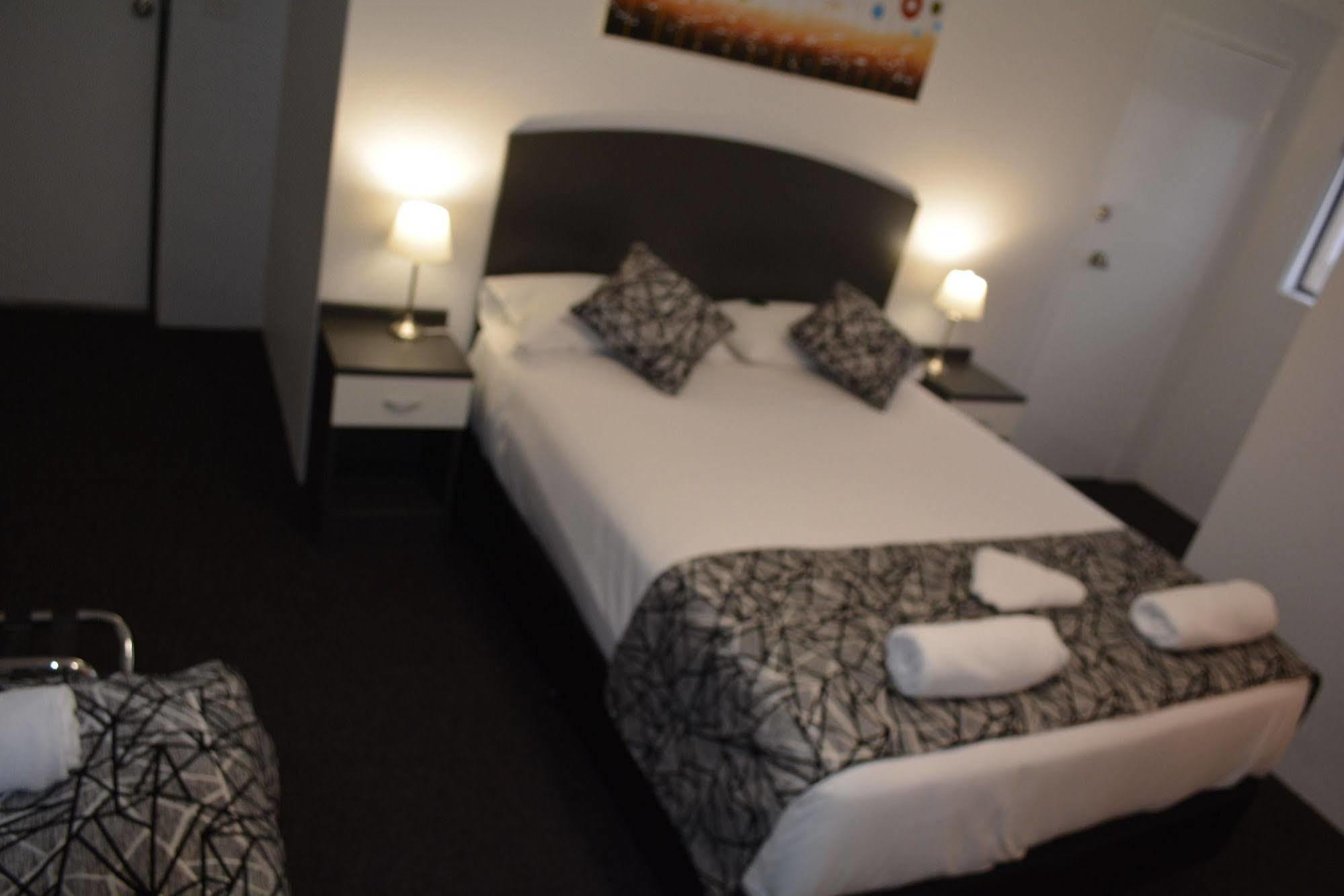 Alabaster Motor Inn Тарий Екстериор снимка
