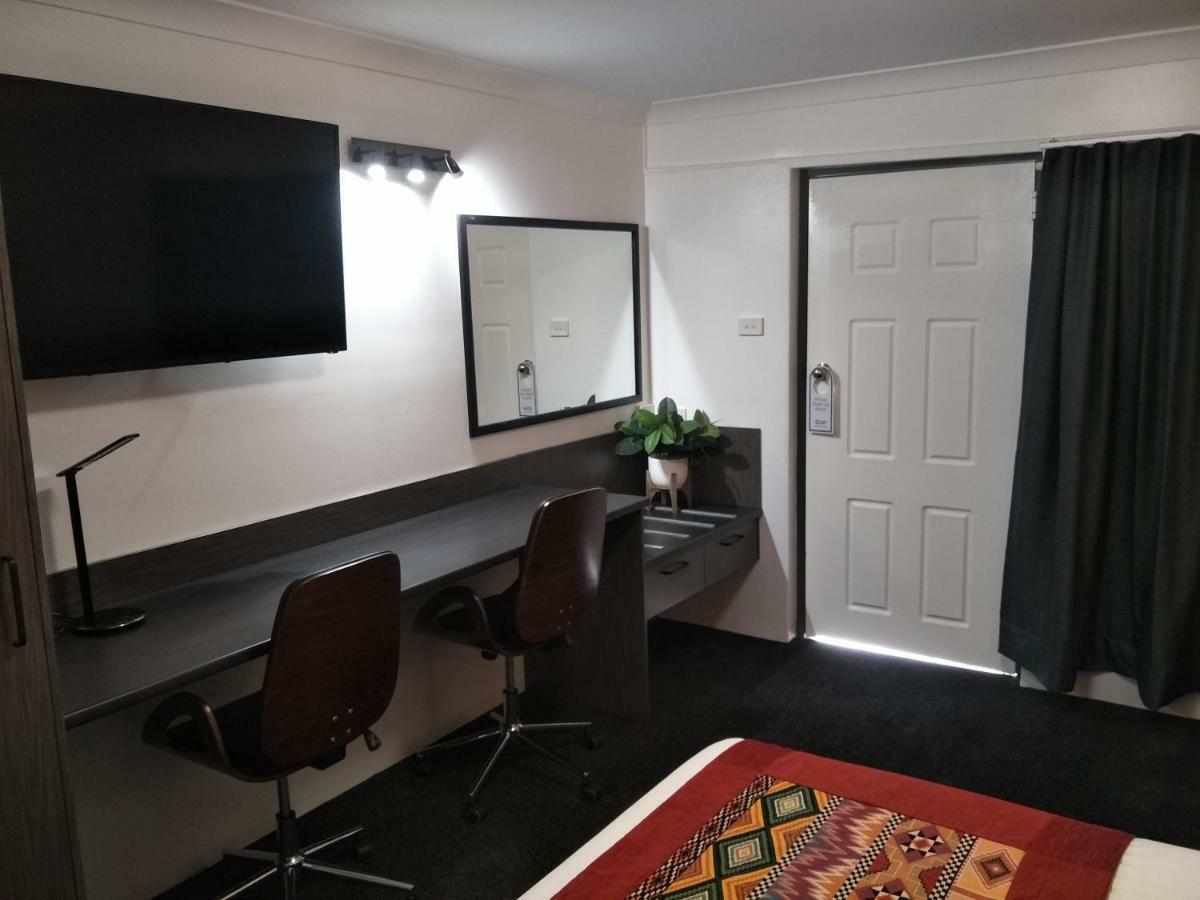 Alabaster Motor Inn Тарий Екстериор снимка